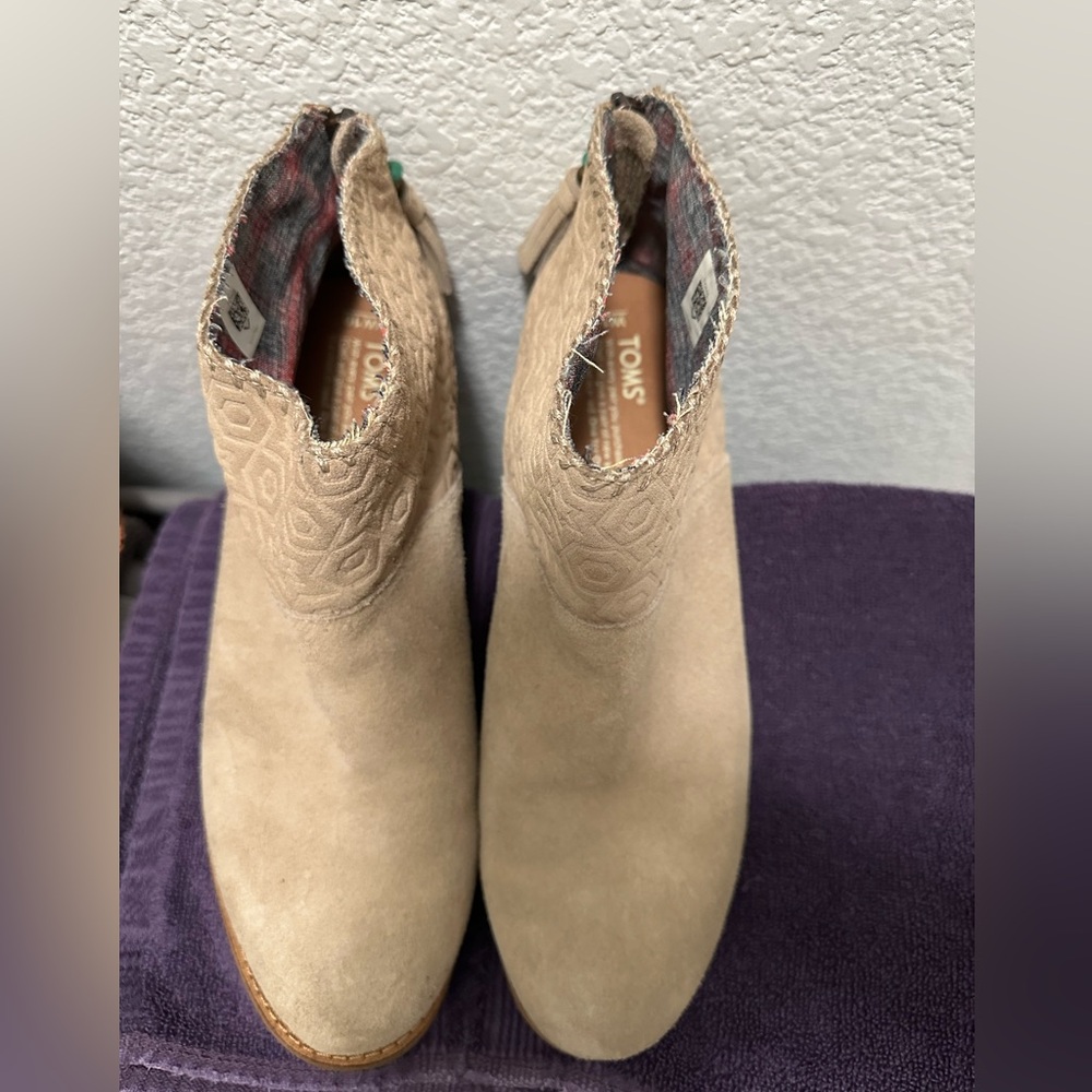 Tom’s booties